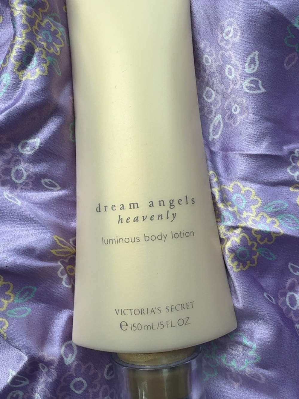 Victoria's Secret Cream & Gold Luminous Body Lotion